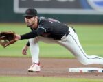 O's acquire Alexander from D-backs for 3 players
