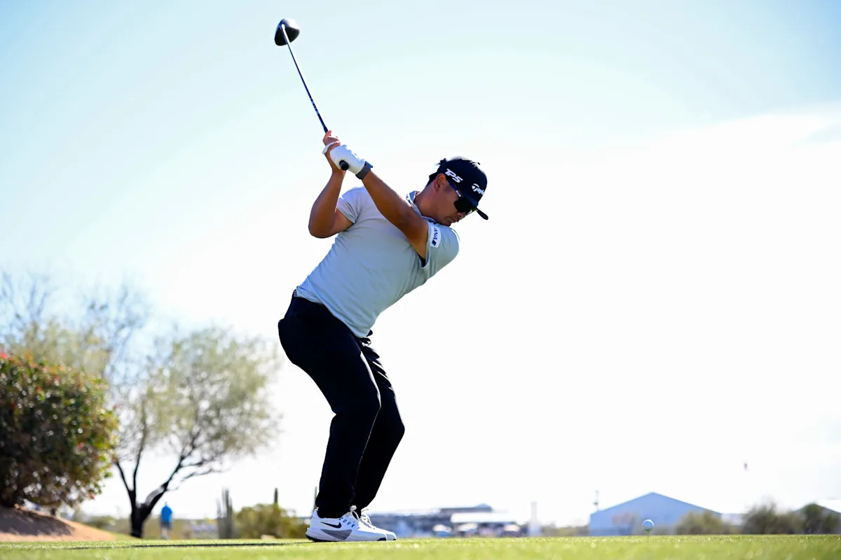 Ryo Hisatsune makes a water-ball birdie, leads 2026 WM Phoenix Open