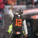 <!-- AI INSTRUCTIONS: Reescribe este título para que sea corto, atractivo y optimizado para SEO con enfoque en apuestas deportivas. -->
Shedeur Sanders’ unlikely Todd Monken 60th birthday present? A porcelain horse head