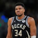 Sources: Lakers get shooting help, trade for Hawks' Luke Kennard