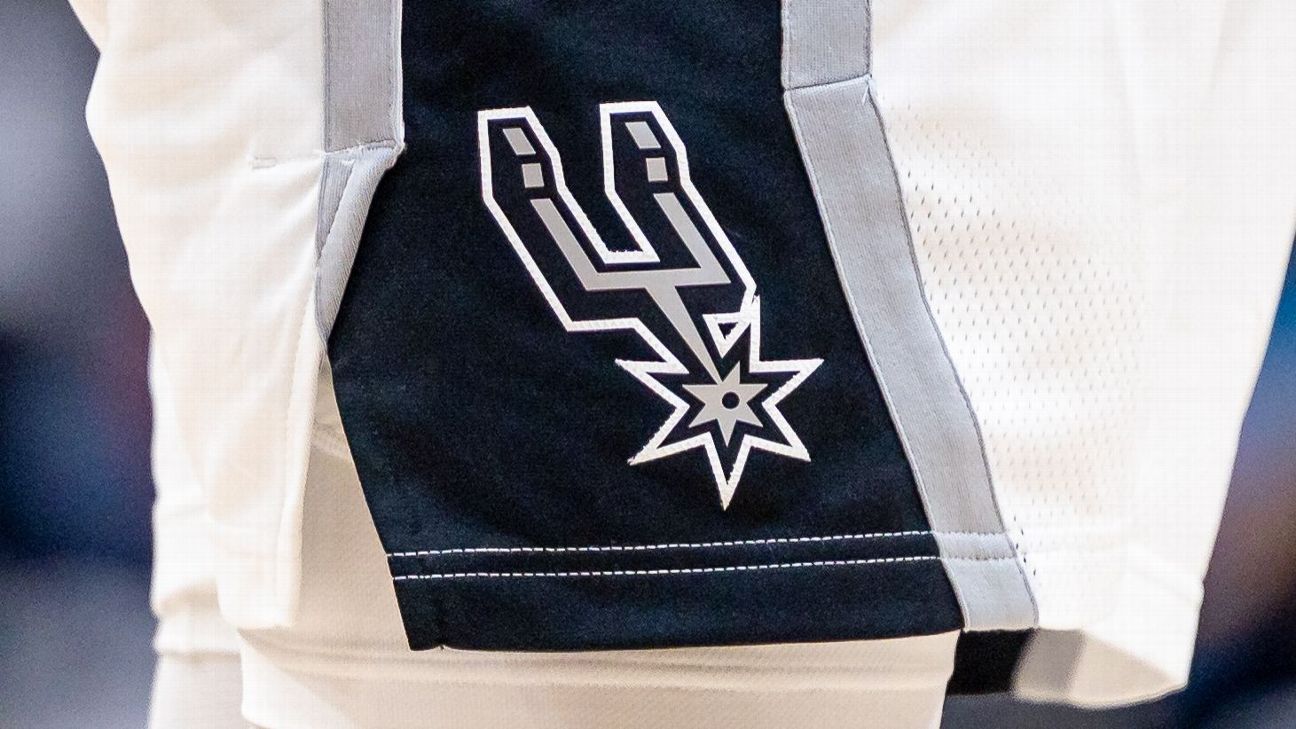 Storm grounds Spurs; Magic game Sun. delayed