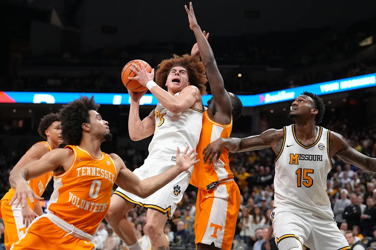 Tennessee loses to Missouri 73-69