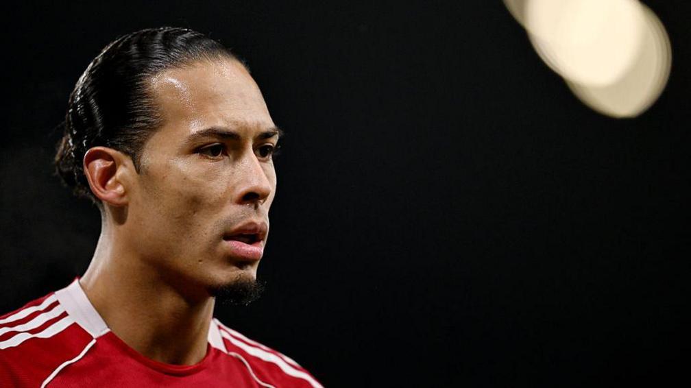 Virgil van Dijk says pundits have ‘duty of responsibility’ to current players