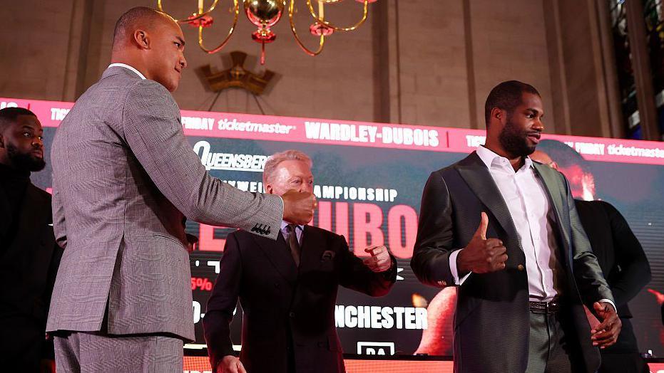Wardley vs Dubois: Daniel Dubois refuses fist bump from world champion Fabio Wardley after face-off