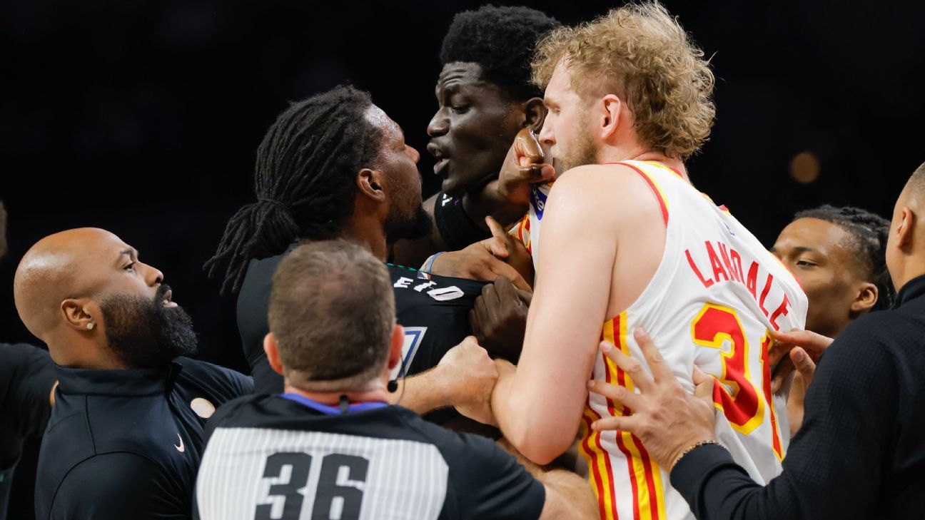 Wolves' Reid, Hawks' Gueye ejected after scuffle