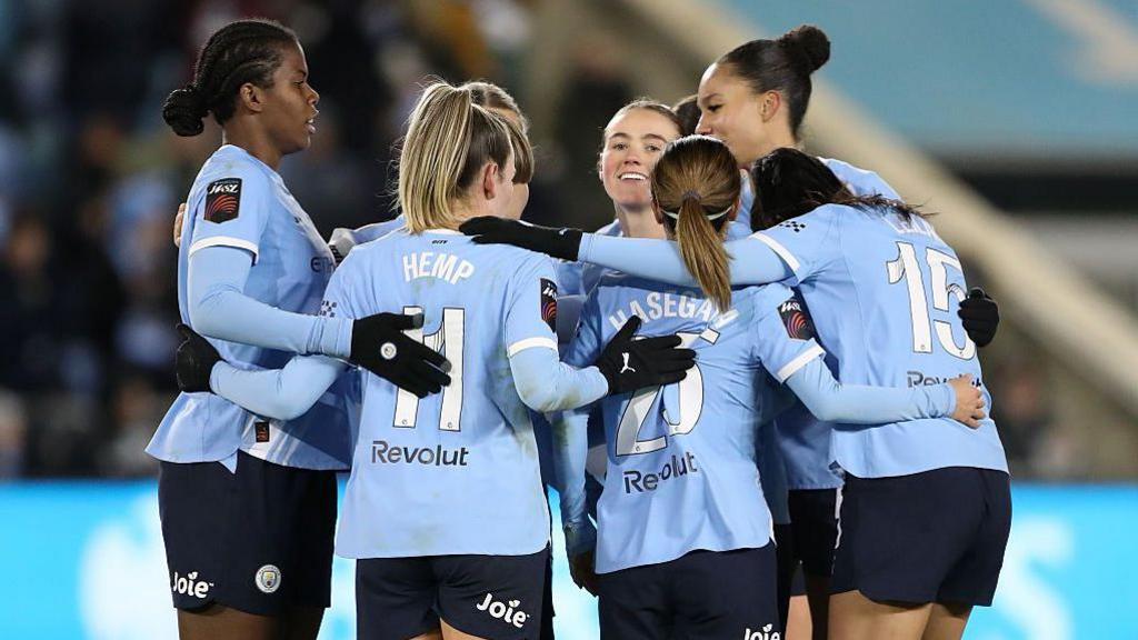 WSL: 'Perfect reaction' as Man City hunt WSL title