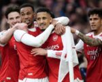 Arsenal riding corner kicks to Premier League title; Chelsea's red card problem continues