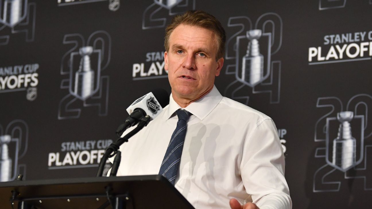 L.A. Kings fire coach Hiller; name Smith interim