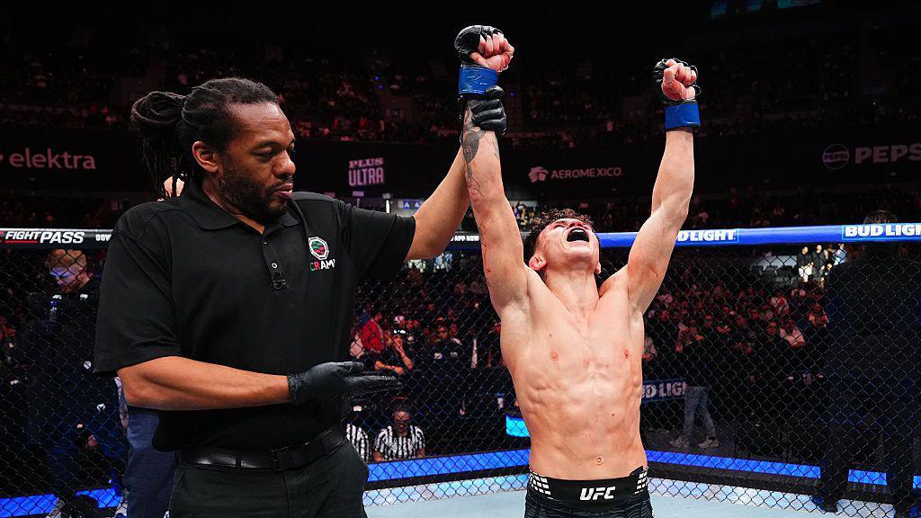UFC Mexico: Lone’er Kavanagh upsets former champion Brandon Moreno